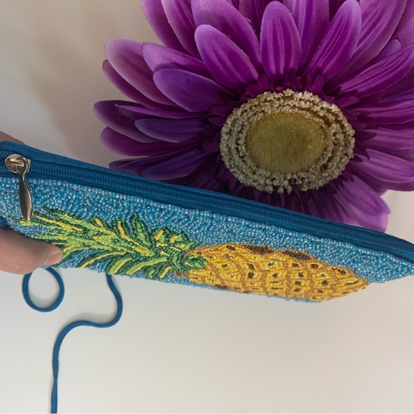 BamBoo  Pineapple hand beaded cross body bag with zipper - Picture 2 of 6